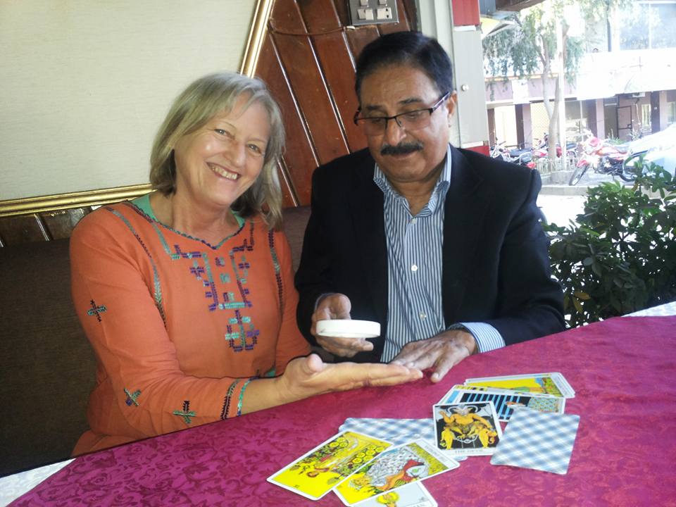 IH malik palmistry Session with german lady