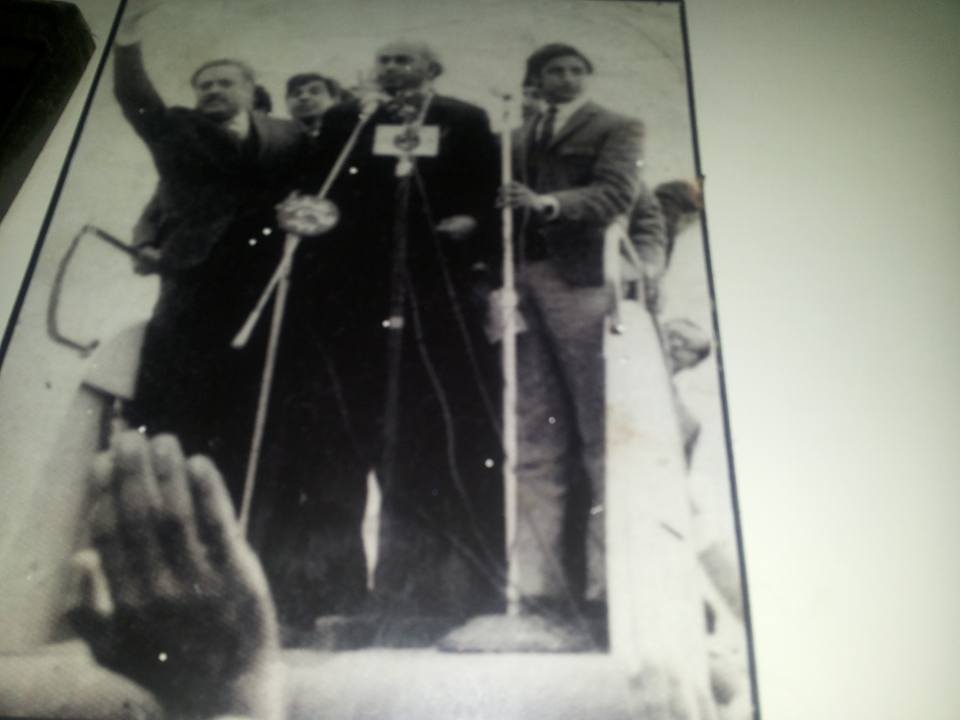With former prime minister zulifqar ali bhuto on right side of the front
