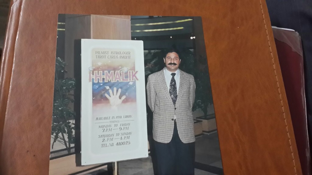 astrlogy palmistry tarrot card reading display board in marriot hotel islamabad pakistan