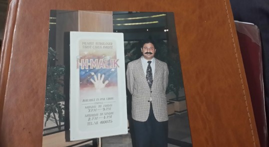 astrlogy palmistry tarrot card reading display board in marriot hotel islamabad pakistan